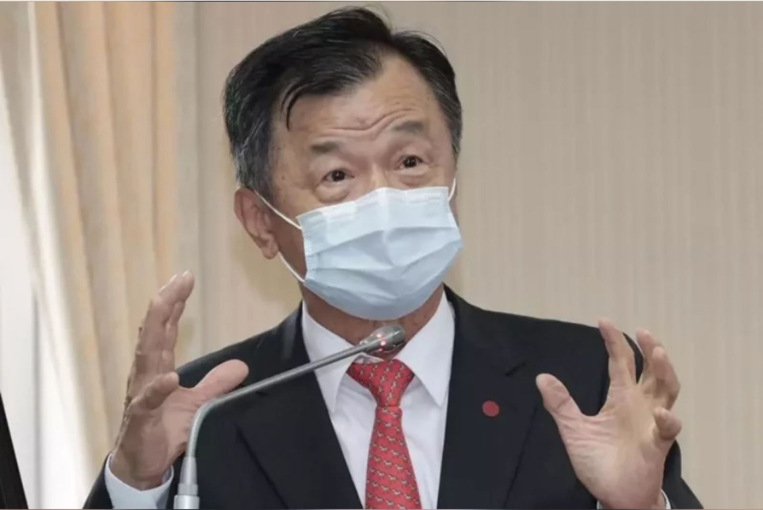 Chiu Touts Mutual Recognition, Criticized by KMT as Unconstitutional