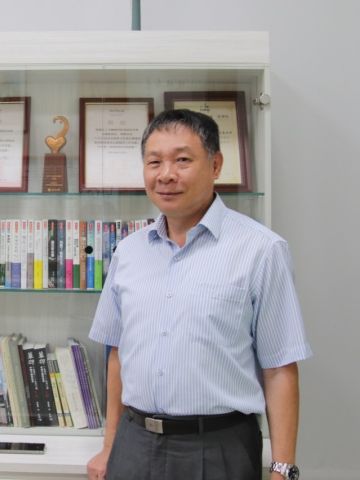 吳大任 中央大學經濟系教授 吳大任 中央大學經濟系教授