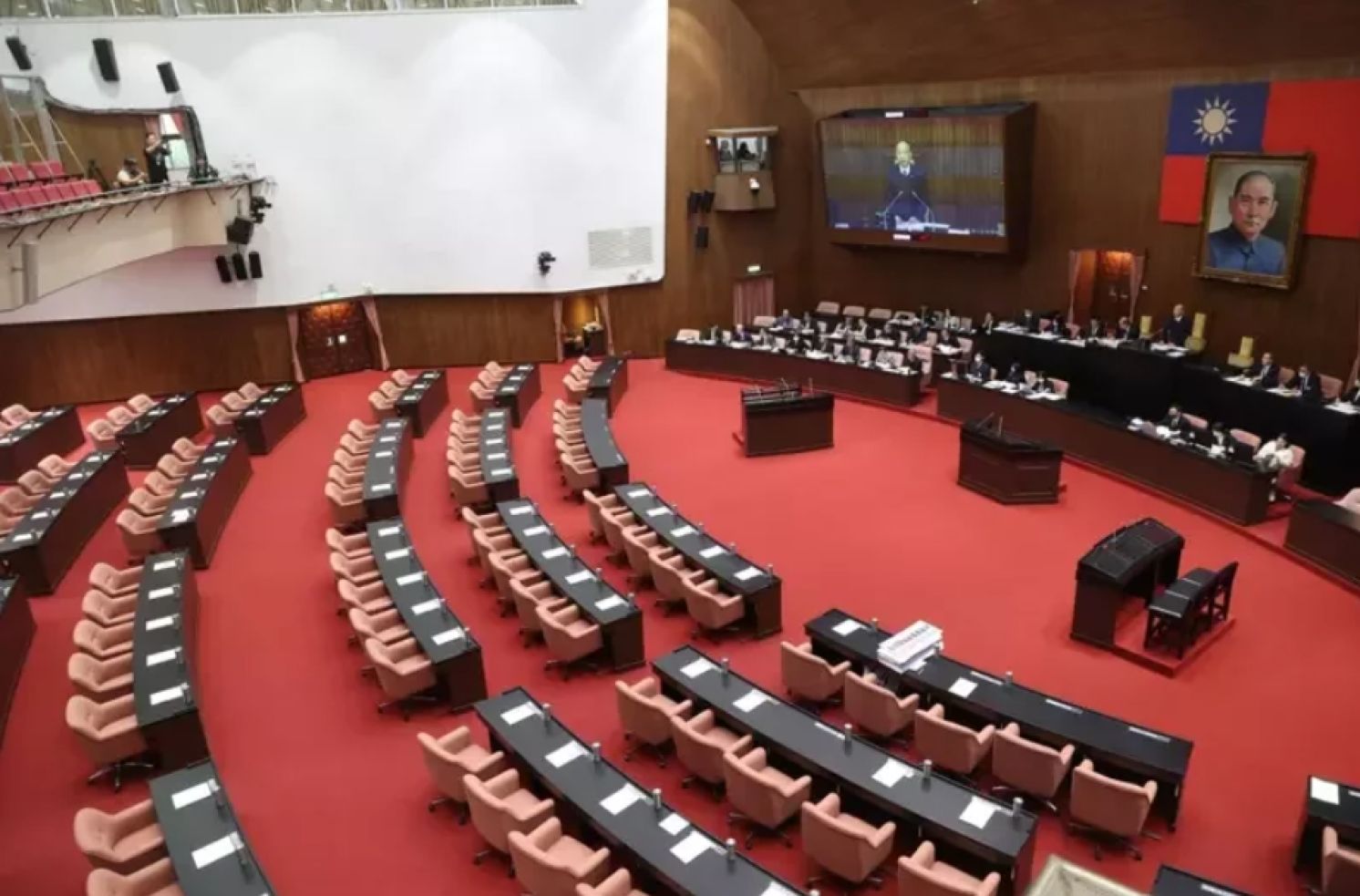 State Report Is Constitutional, Legislative Yuan Can Surely Oversee President