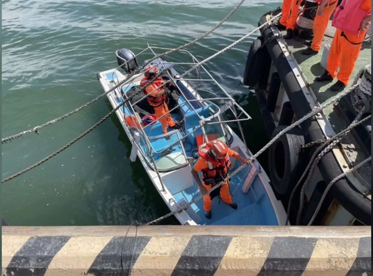 Chinese Boat Speeds into Tamsui, Shattering President Lai's National Security Myth