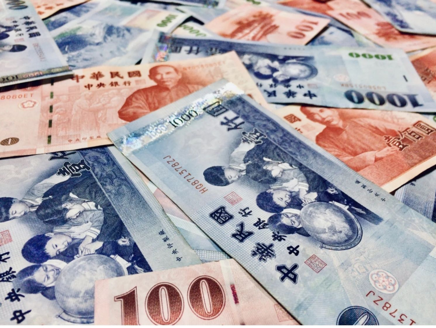 NTD Surge: Taiwan Loses Leverage in U.S. Negotiations
