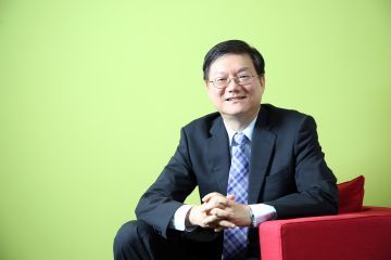 Moderator: Dr. Duh Tzzy-jun (Former vice premier, chief advisor to the National Association of Industries and the Vehicle Industry Association) Moderator: Dr. Duh Tzzy-jun (Former vice premier, chief advisor to the National Association of Industries and the Vehicle Industry Association)