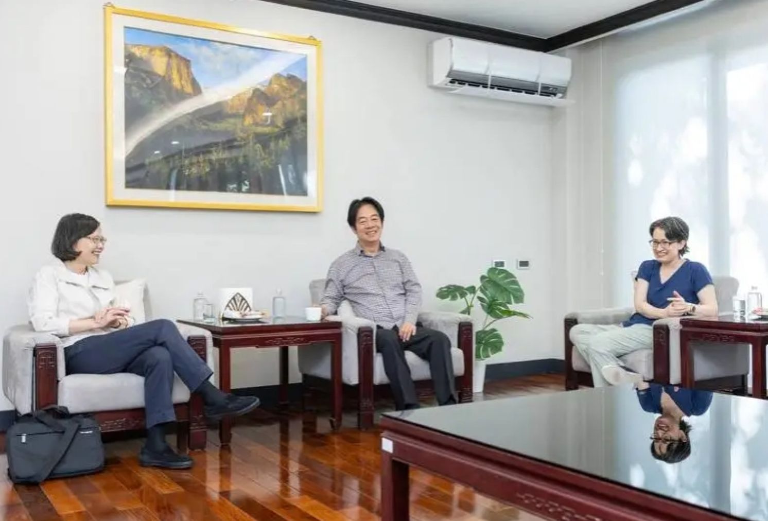 Predecessor Leaves President Lai with Green Energy Mess