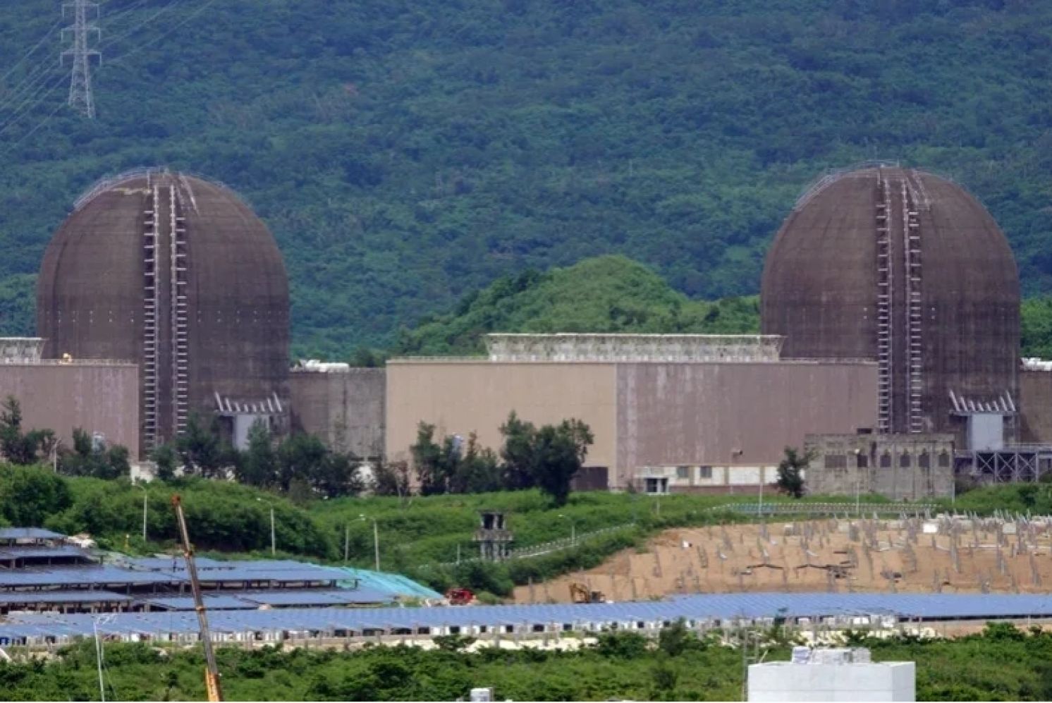 Energy Policy Shift: European Firms Exit, U.S. Firms Rise