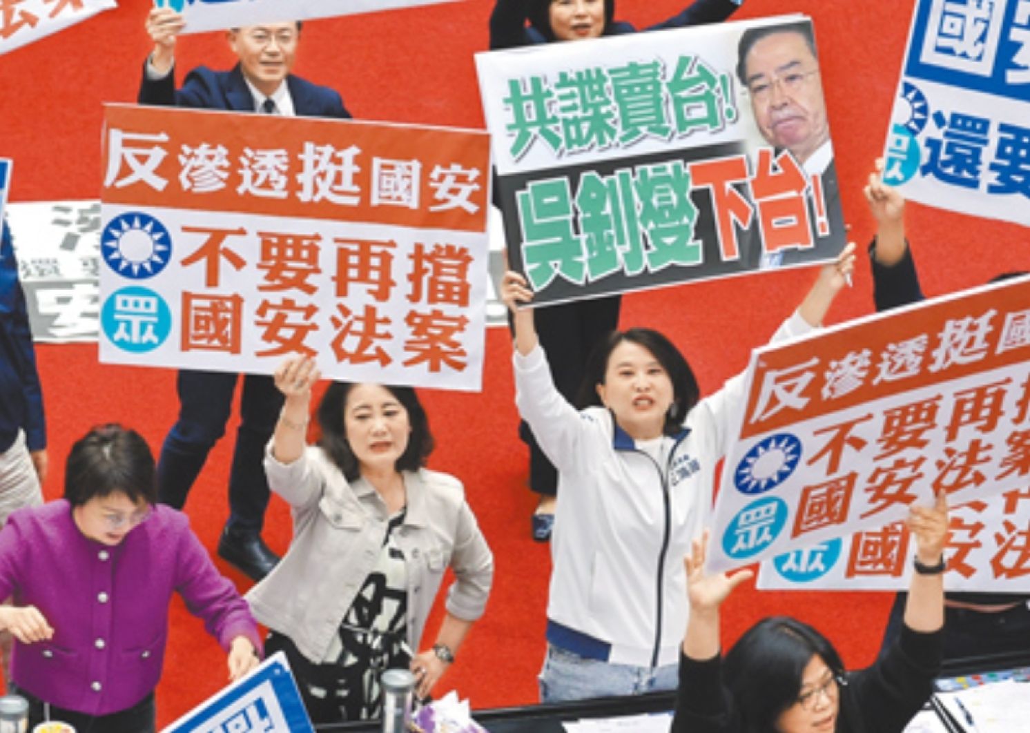 Espionage Case Involving Senior Official Aide Overturned, Criticized for Double Standards